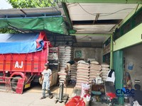 Suasana Pasar Induk Beras Cipinang (PIBC), Jakarta, Rabu (24/6/2026). (CNBC Indonesia/Martyasari Rizky)