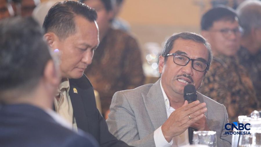 Anggota Dewan Energi Nasional 2026–2030, Mohamad Fadhil Hasan saat menyampaikan pemaparan dalam Energy Forum Singosari Ballroom-Hotel Borobudur, Jakarta, Kamis (25/6/2026). (CNBC Indonesia/Faisal Rahman)