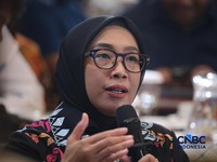 Direktur Jenderal EBTKE, Kementerian ESDM, Eniya Listiani Dewi saat menyampaikan pemaparan dalam Energy Forum di Singosari Ballroom-Hotel Borobudur, Jakarta, Kamis (25/6/2026). (CNBC Indonesia/Faisal Rahman)