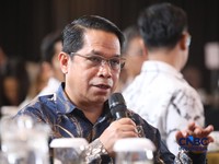 Direktur Jenderal Minyak dan Gas Bumi, Kementerian ESDM, Laode Sulaeman saat menyampaikan pemaparan dalam Energy Forum di Singosari Ballroom-Hotel Borobudur, Jakarta, Kamis (25/6/2026). (CNBC Indonesia/Faisal Rahman)