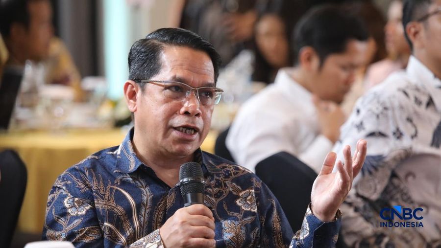 Direktur Jenderal Minyak dan Gas Bumi, Kementerian ESDM, Laode Sulaeman saat menyampaikan pemaparan dalam Energy Forum di Singosari Ballroom-Hotel Borobudur, Jakarta, Kamis (25/6/2026). (CNBC Indonesia/Faisal Rahman)