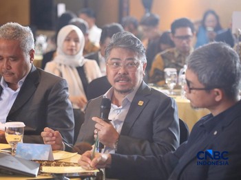 Direktur Utama Pertamina NRE, John Anis saat menyampaikan pemaparan dalam Energy Forum di Singosari Ballroom-Hotel Borobudur, Jakarta, Kamis (25/6/2026). (CNBC Indonesia/Faisal Rahman)