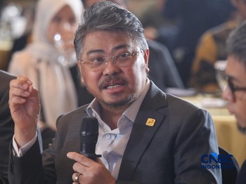 Direktur Utama Pertamina NRE, John Anis saat menyampaikan pemaparan dalam Energy Forum di Singosari Ballroom-Hotel Borobudur, Jakarta, Kamis (25/6/2026). (CNBC Indonesia/Faisal Rahman)