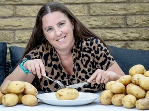 Wanita di Inggris Hanya Makan Kentang Selama 40 Tahun gegara Fobia Makanan