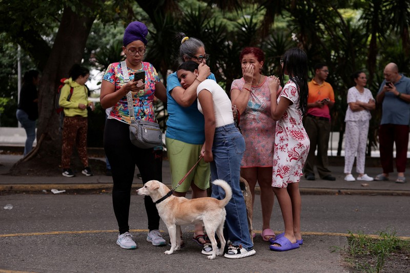 Gempa magnitudo 7,2 melanda Venezuela pada Rabu (24/6) waktu setempat, menyebabkan sejumlah bangunan runtuh. (REUTERS/Leonardo Fernandez Viloria)