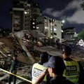 Gempa magnitudo 7,2 melanda Venezuela pada Rabu (24/6) waktu setempat, menyebabkan sejumlah bangunan runtuh. (REUTERS/Fausto Torrealba)