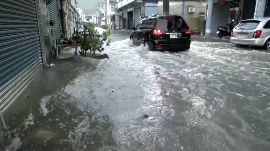 Hujan deras nan dipicu Topan Mekkhala menyebabkan banjir di sejumlah wilayah Taiwan, termasuk ibu kota Taipei serta area selatan seperti Kaohsiung dan Pingtung, pada Kamis (25/6/2026).