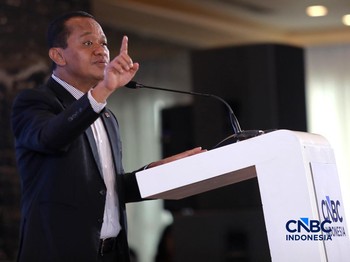 Menteri ESDM, Bahlil Lahadalia saat menyampaikan pemaparan dalam Energy Forum di Singosari Ballroom-Hotel Borobudur, Jakarta, Kamis (25/6/2026). (CNBC Indonesia/Muhammad Sabki)