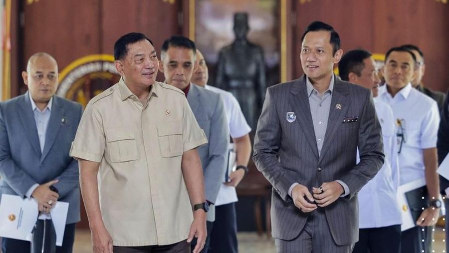 Menteri Pertahanan (Menhan), Sjafrie Sjamsoeddin menerima kunjungan Menteri Koordinator Bidang Infrastruktur dan Pembangunan Kewilayahan RI di Kantor Kementerian Pertahanan, Jakarta, Kamis (25/6/2026). (Instagram/sjafrie.sjamsoeddin)