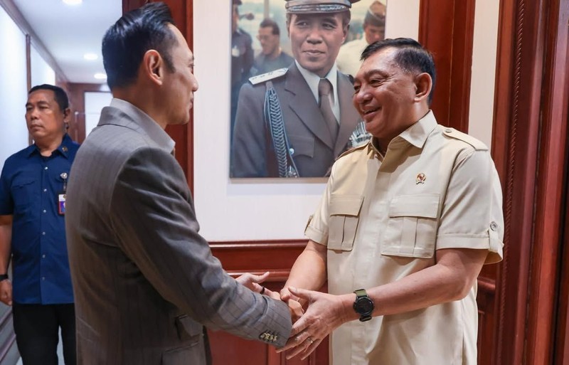Menteri Pertahanan (Menhan), Sjafrie Sjamsoeddin menerima kunjungan Menteri Koordinator Bidang Infrastruktur dan Pembangunan Kewilayahan RI di Kantor Kementerian Pertahanan, Jakarta, Kamis (25/6/2026). (Instagram/sjafrie.sjamsoeddin)