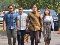 Sekretaris Pribadi Presiden Prabowo Subianto, Rizky Irmansyah  hari ini mengunjungi kediaman Jokowi. Dia mengajak kekasihnya memberikan undangan pernikahan, Rabu (24/6/2026). (Dok.  Detikcom/Tara Wahyu NV)