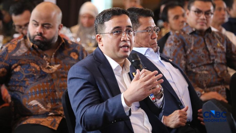 Wakil Direktur PT Pertamina Persero, Oki Muraza saat menyampaikan pemaparan dalam Energy Forum di Singosari Ballroom-Hotel Borobudur, Jakarta, Kamis (25/6/2026). (CNBC Indonesia/Faisal Rahman)