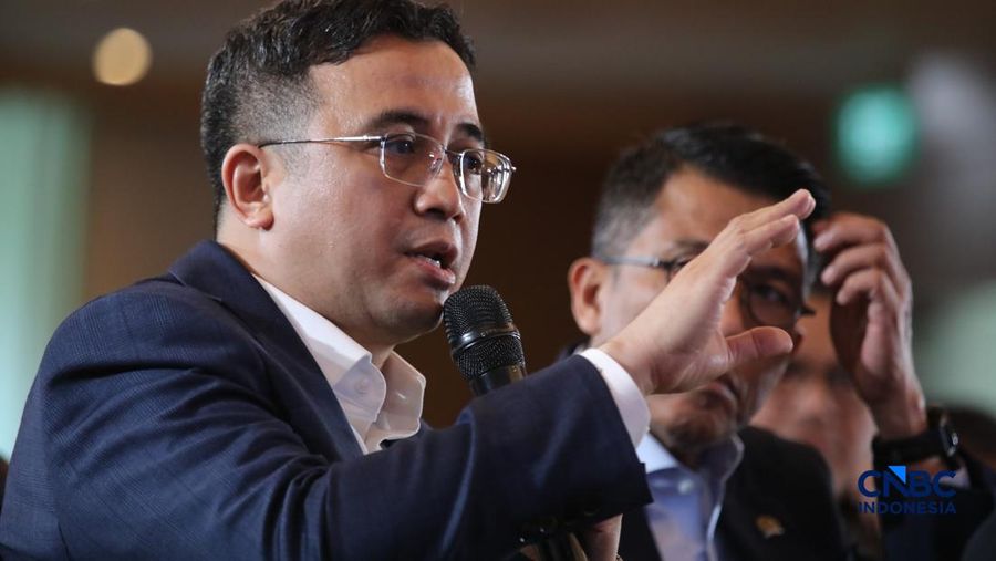 Wakil Direktur PT Pertamina Persero, Oki Muraza saat menyampaikan pemaparan dalam Energy Forum di Singosari Ballroom-Hotel Borobudur, Jakarta, Kamis (25/6/2026).