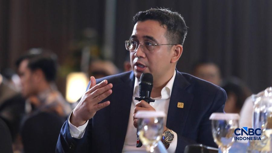 Wakil Direktur PT Pertamina Persero, Oki Muraza saat menyampaikan pemaparan dalam Energy Forum di Singosari Ballroom-Hotel Borobudur, Jakarta, Kamis (25/6/2026).