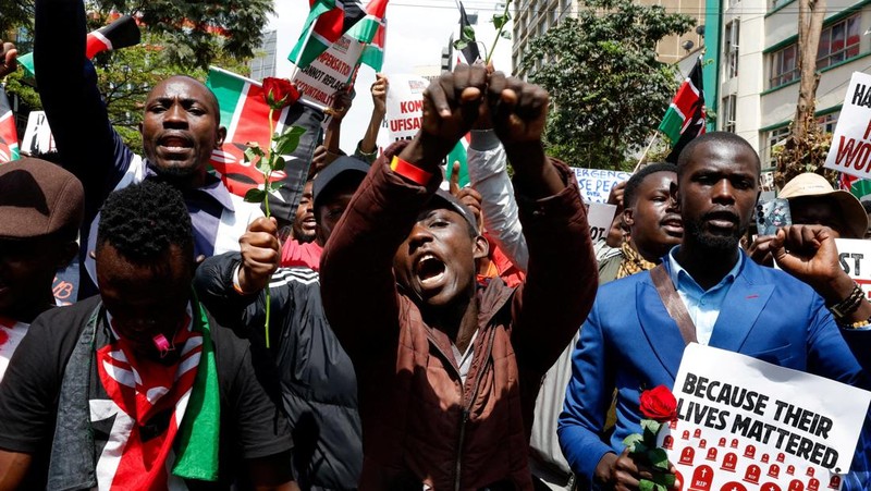 Warga berdemonstrasi untuk memperingati ulang tahun kedua protes anti-pemerintah yang menewaskan banyak orang pada tahun 2024, di Nairobi, Kenya, 25 Juni 2026.