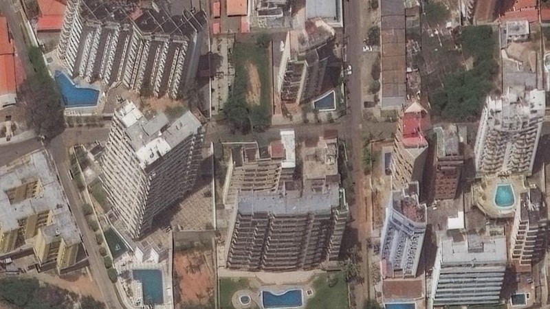Citra satelit menunjukkan gedung-gedung apartemen di La Guaira, Venezuela, 22 Juni 2026, sebelum dua gempa bumi dahsyat.