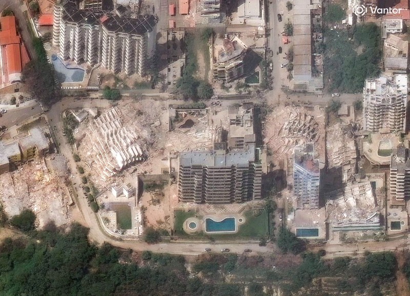 Citra satelit menunjukkan gedung-gedung apartemen yang runtuh di La Guaira, Venezuela, 25 Juni 2026, setelah dua gempa bumi dahsyat. (Vantor/Handout via REUTERS)