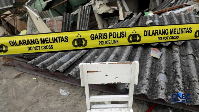 Rumah di Tanah Abang Ambruk ke Arah Kali, Tersisa Puing-Puing