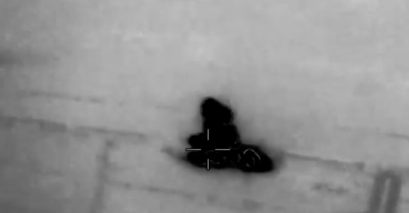 Rekaman drone menunjukkan serangan terhadap Iran yang menargetkan berbagai lokasi sebagai tanggapan atas agresi Iran yang berkelanjutan terhadap pelayaran komersial, di lokasi yang tidak diketahui dari gambar yang dirilis pada Sabtu (27/6/2026). (Tangkapan Layar Video/REUTERS)