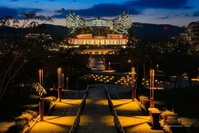 Plaza Seremoni Ibu Kota Nusantara berhasil menorehkan prestasi di tingkat internasional dengan meraih penghargaan Honour Award pada ajang Malaysia Landscape Architecture Awards (MLAA) 2026 untuk kategori Landscape Design Award (Professional Category).  (Dok. OIKN)