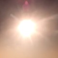 Korps Garda Revolusi Islam Iran meluncurkan rudal dan drone dalam operasi gabungan yang menargetkan situs militer AS di Kuwait dan Bahrain sebagai tanggapan atas serangan AS baru-baru ini terhadap Iran. (Tangkapan Layar Video/REUTERS)