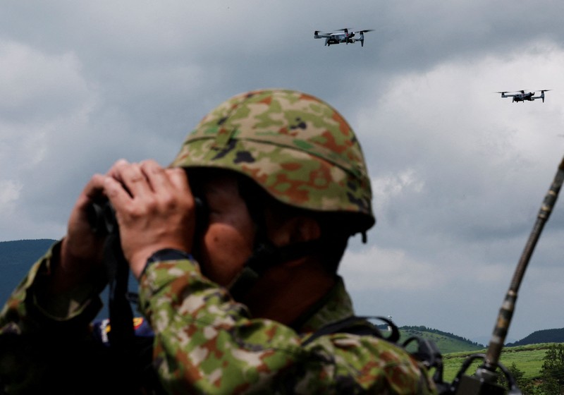 Marinir AS dan Pasukan Bela Diri Jepang menggelar latihan tembak langsung gabungan sebagai bagian dari latihan tahunan Resolute Dragon di Yufu, Prefektur Oita, Jepang, Minggu (28/6/2026). (REUTERS/Kim Kyung-Hoon)