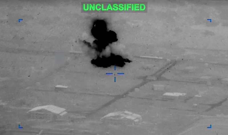 Rekaman drone menunjukkan serangan terhadap Iran yang menargetkan berbagai lokasi sebagai tanggapan atas agresi Iran yang berkelanjutan terhadap pelayaran komersial, di lokasi yang tidak diketahui dari gambar yang dirilis pada Sabtu (27/6/2026). (Tangkapan Layar Video/REUTERS)