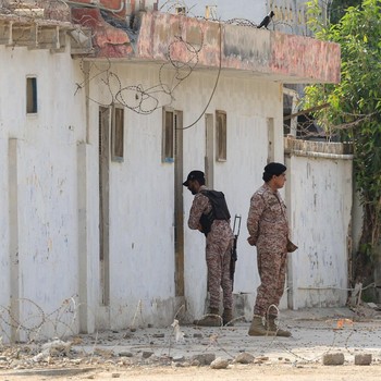 Ledakan & Tembakan Guncang Gedung Paramiliter Pakistan, Tiga Tewas