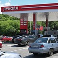 Beberapa stasiun pengisian bahan bakar di Rostov-on-Don, Rusia pada Senin (29/6/2026) menghadapi kekurangan bensin akibat pengurangan produksi di kilang-kilang utama, di tengah konflik Rusia-Ukraina. (REUTERS/Sergey Pivovarov)