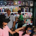Jelang tahun ajaran baru, pedagang alat tulis mulai menjamur di Pasar Pagi Asemka, Tambora, Jakarta, Senin (29/6/2026). (CNBC Indonesia/Tri Susilo)