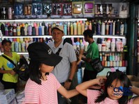 Jelang tahun ajaran baru, pedagang alat tulis mulai menjamur di Pasar Pagi Asemka, Tambora, Jakarta, Senin (29/6/2026). (CNBC Indonesia/Tri Susilo)