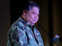 Menteri Koordinator bidang Perekonomian, Airlangga Hartarto memberi sambutan dalam acara Festival Kemudahan dan Pelindungan Usaha Mikro di Gedung Smesco, Jakarta, Senin, (29/6/2026). (CNBC Indonesia/Muhammad Sabki)