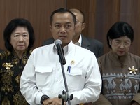 Menteri Sekretaris Negara, Prasetyo Hadi saat menyampaikan keterangan kepada awak media di Jakarta, Senin (29/6/2026). (Tangkapan Layar Youtube/Sin Po TV)