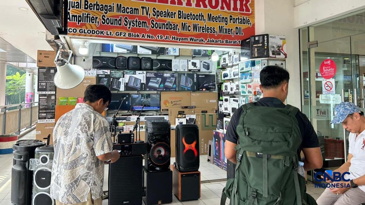 Piala Dunia Tidak Ngefek, Penjualan TV-Set Top Box di Glodok Sepi