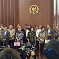 Wakil Ketua Dewan Perwakilan Rakyat Republik Indonesia, Sufmi Dasco Ahmad memberikan keterangan kepada awak media di Jakarta, Senin (29/6/2026). (CNBC Indonesia/Firda Dwi Muliawati)
