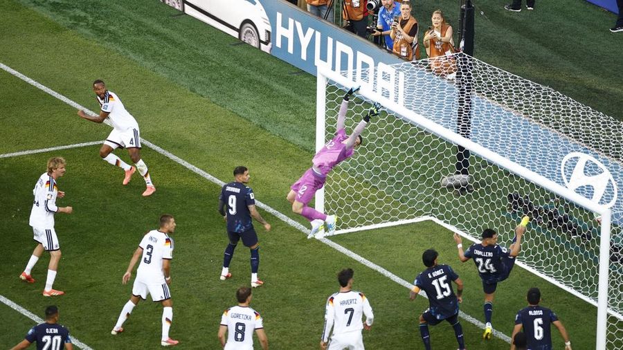 Jonathan Tah sempat mencetak gol kedua Jerman dengan melewati kiper Paraguay, Orlando Gill, namun gol tersebut dianulir setelah tinjauan VAR dalam pertandingan babak 32 besar Piala Dunia FIFA 2026 di Boston Stadium, Foxborough, Massachusetts, Amerika Serikat, Senin (29/6/2026).