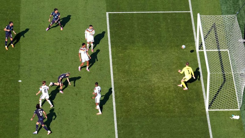 Julio Enciso mencetak gol pertama Paraguay dalam pertandingan babak 32 besar Piala Dunia FIFA 2026 antara Jerman dan Paraguay di Boston Stadium, Foxborough, Massachusetts, Amerika Serikat, Senin (29/6/2026).