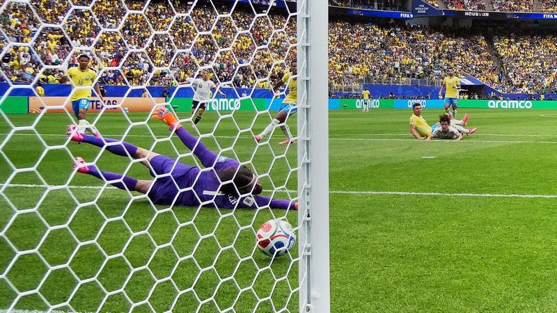 Kaishu Sano mencetak gol pertama Jepang dalam pertandingan babak 32 besar Piala Dunia FIFA 2026 antara Brasil dan Jepang di Houston Stadium, Houston, Texas, Amerika Serikat, Senin (29/6/2026).