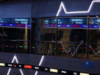 Layar menampilkan pergerakan Indeks Harga Saham Gabungan (IHSG) di Bursa Efek Indonesia (BEI), Jakarta, Selasa (30/6/2026). (CNBC Indonesia/Tri Susilo)