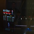 Layar menampilkan pergerakan Indeks Harga Saham Gabungan (IHSG) di Bursa Efek Indonesia (BEI), Jakarta, Selasa (30/6/2026). (CNBC Indonesia/Tri Susilo)