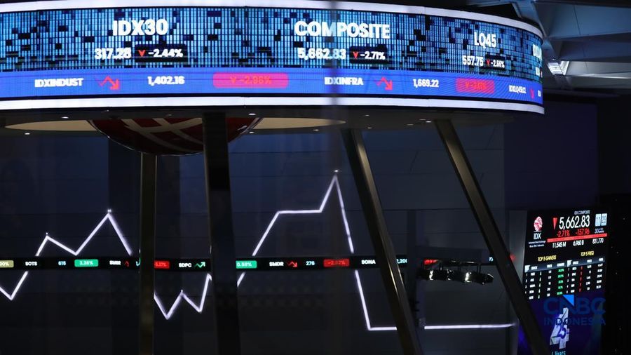 Layar menampilkan pergerakan Indeks Harga Saham Gabungan (IHSG) di Bursa Efek Indonesia (BEI), Jakarta, Selasa (30/6/2026).