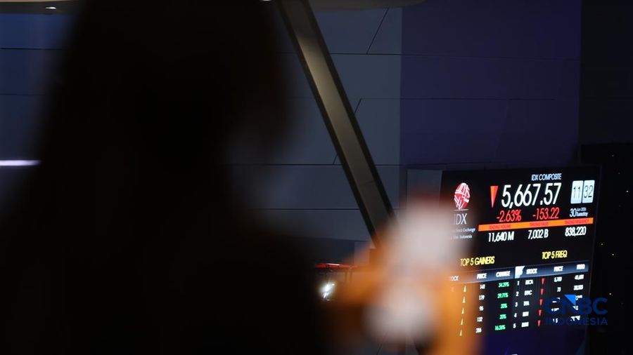 Layar menampilkan pergerakan Indeks Harga Saham Gabungan (IHSG) di Bursa Efek Indonesia (BEI), Jakarta, Selasa (30/6/2026). (CNBC Indonesia/Tri Susilo)