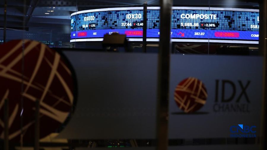 Layar menampilkan pergerakan Indeks Harga Saham Gabungan (IHSG) di Bursa Efek Indonesia (BEI), Jakarta, Selasa (30/6/2026).