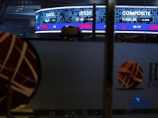 Layar menampilkan pergerakan Indeks Harga Saham Gabungan (IHSG) di Bursa Efek Indonesia (BEI), Jakarta, Selasa (30/6/2026). (CNBC Indonesia/Tri Susilo)
