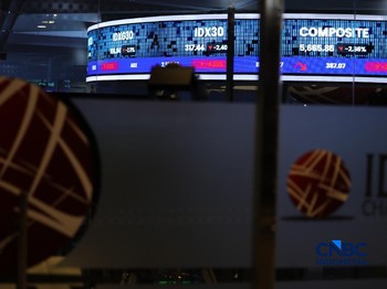 Layar menampilkan pergerakan Indeks Harga Saham Gabungan (IHSG) di Bursa Efek Indonesia (BEI), Jakarta, Selasa (30/6/2026). (CNBC Indonesia/Tri Susilo)