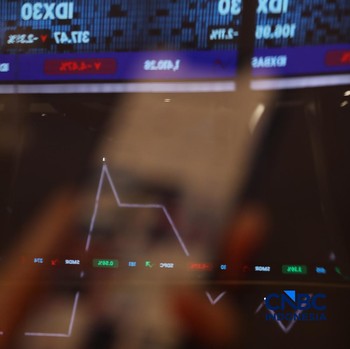 Layar menampilkan pergerakan Indeks Harga Saham Gabungan (IHSG) di Bursa Efek Indonesia (BEI), Jakarta, Selasa (30/6/2026). (CNBC Indonesia/Tri Susilo)