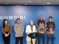Menkomdigi Meutya Hafid di kantor Komdigi, Selasa (29/6/2026). (CNBC Indonesia/Novina)