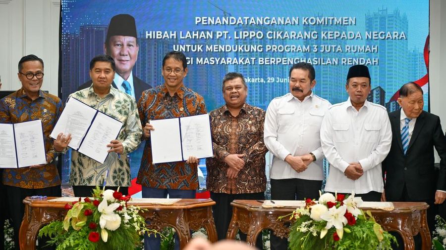 Menteri Keuangan (Menkeu), Purbaya Yudhi Sadewa saat menghadiri penandatangan komitmen hibah lahan PT Lippo Cikarang kepada negara untuk mendukung program 3 Juta Rumah bagi masyarakat berpenghasilan rendah yang berlangsung di Jakarta, Senin (29/6/202