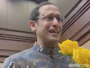 Video Tangis Nadiem Jelang Sidang Vonis Kasus Chromebook Hari Ini