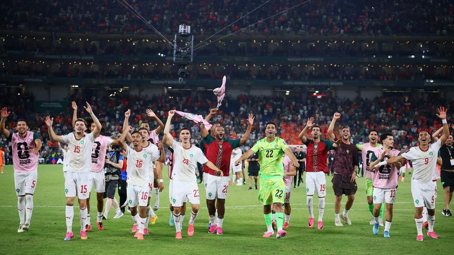 Para pemain Maroko merayakan kemenangan usai pertandingan yang memastikan mereka lolos ke babak 16 besar Piala Dunia FIFA 2026 setelah menyingkirkan Belanda di Estadio Monterrey, Monterrey, Meksiko, Senin (29/6/2026). (REUTERS/Eloisa Sanchez)